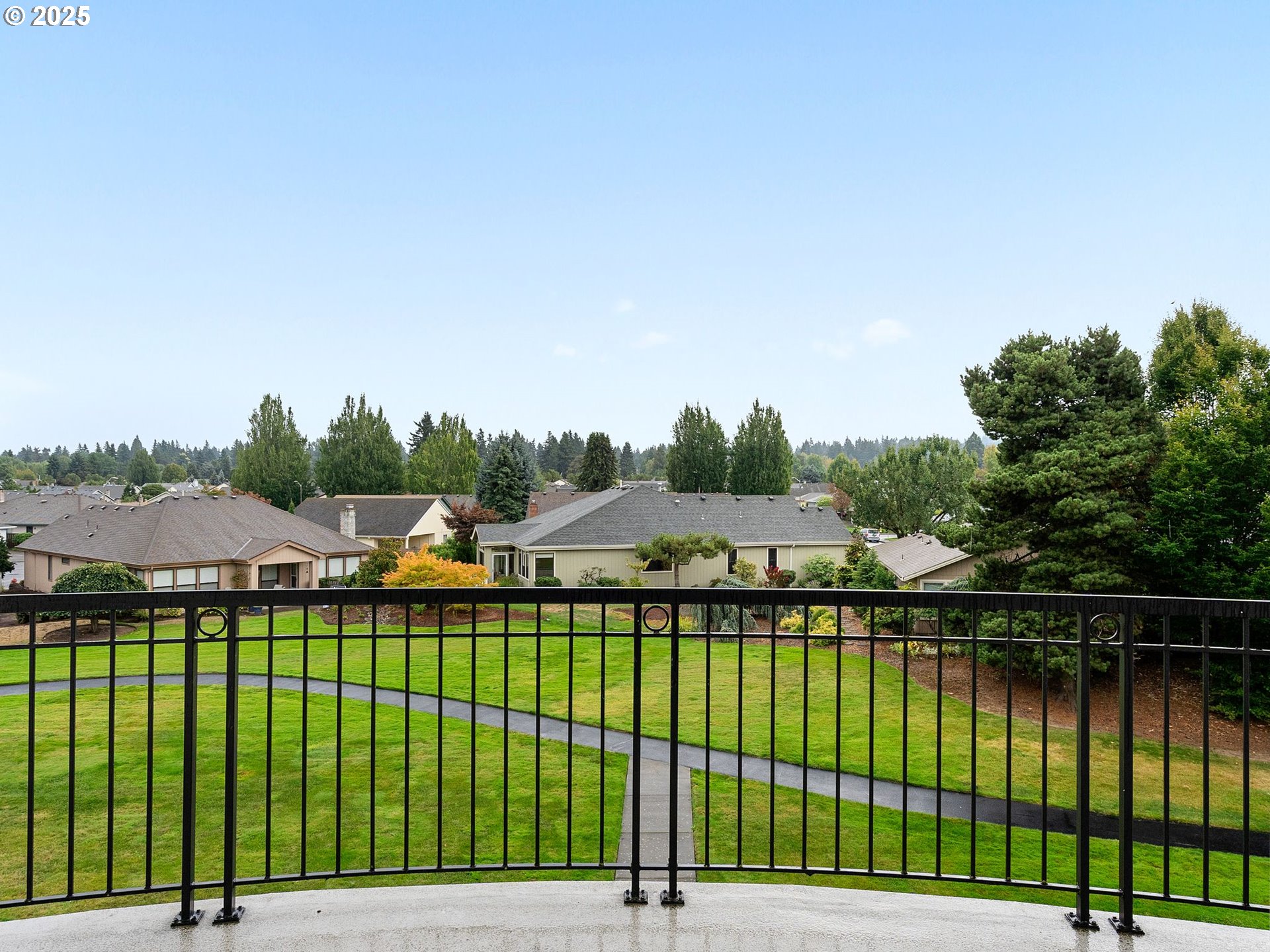 15510 Northeast Knott Street, Unit 25 Portland, OR 97230 - Photo 34 of 48 Garage