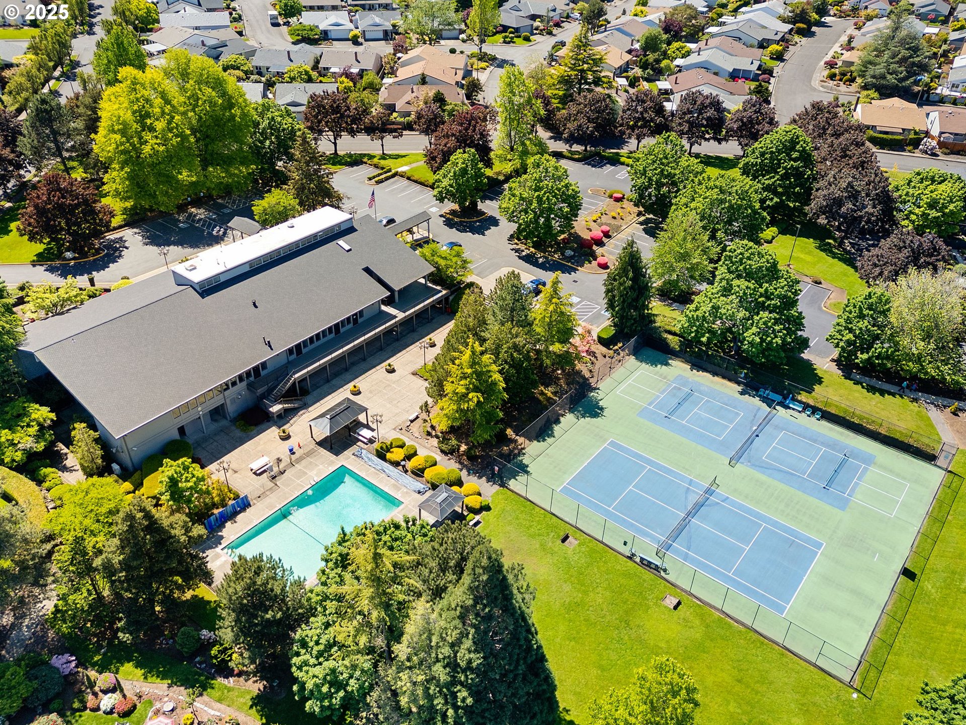 15510 Northeast Knott Street, Unit 25 Portland, OR 97230 - Photo 37 of 48 Community Tennis