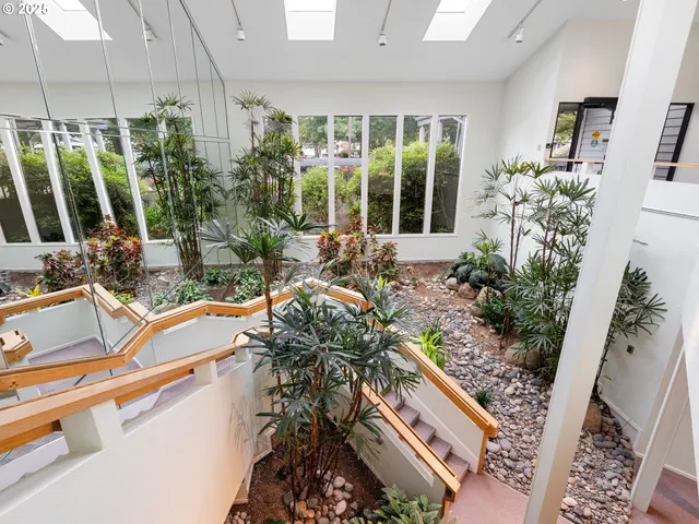 $307,000 | 15510 Northeast Knott Street, Unit 25, Portland, OR 97230