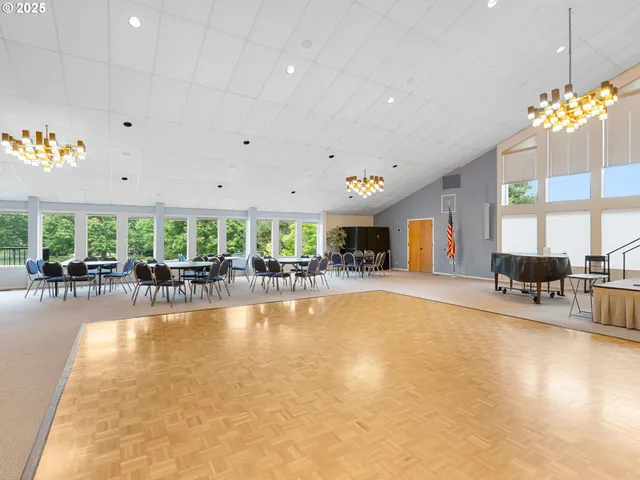 $307,000 | 15510 Northeast Knott Street, Unit 25, Portland, OR 97230