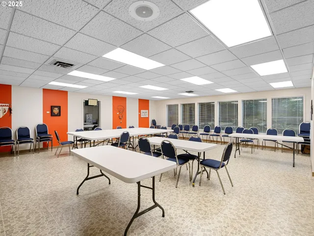 $307,000 | 15510 Northeast Knott Street, Unit 25, Portland, OR 97230