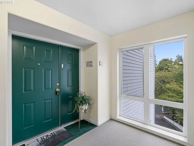 $307,000 | 15510 Northeast Knott Street, Unit 25, Portland, OR 97230