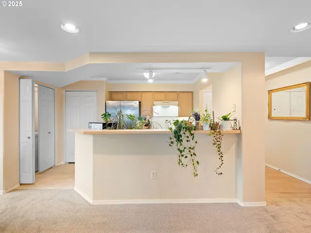 $307,000 | 15510 Northeast Knott Street, Unit 25, Portland, OR 97230