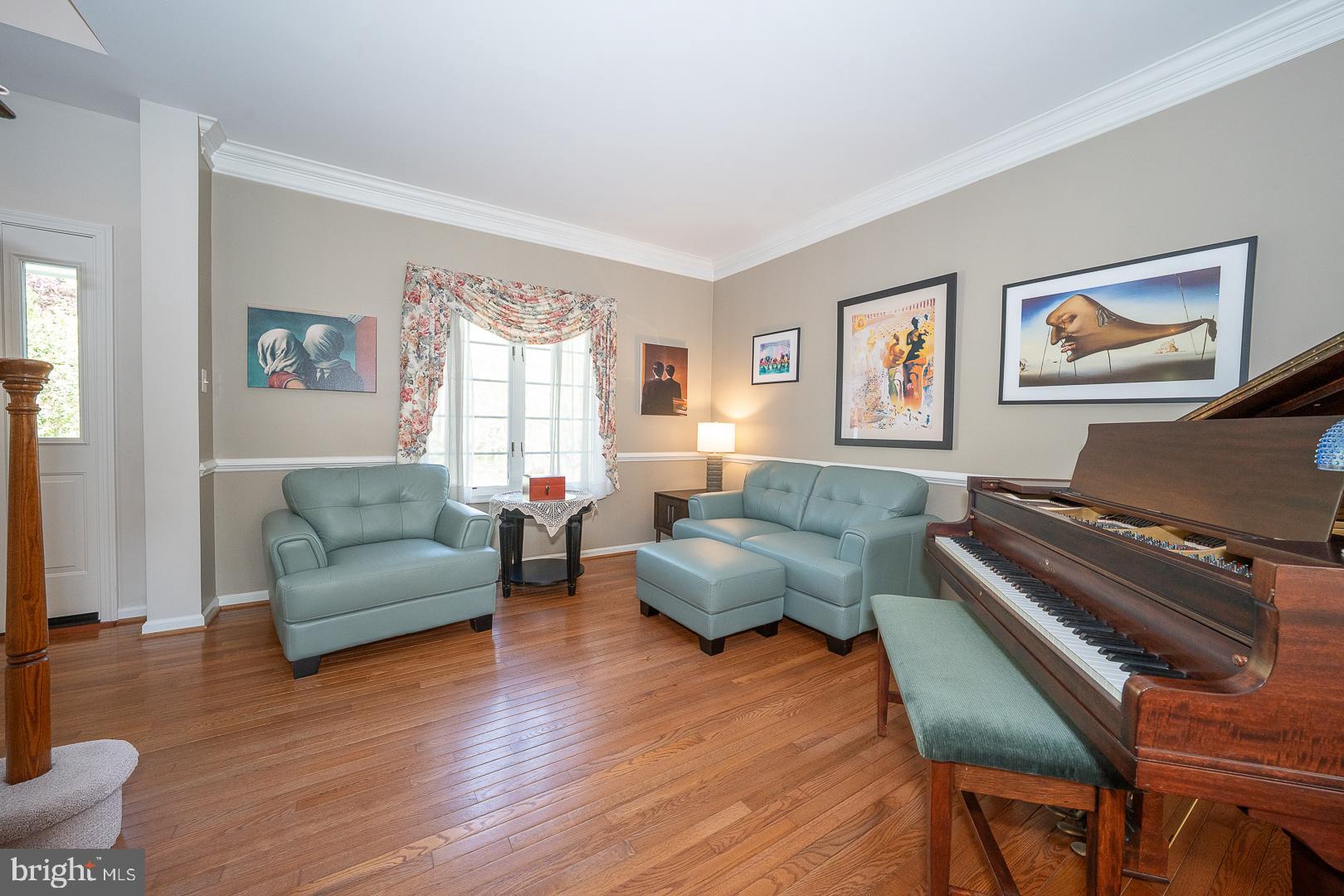 318 Long Ridge Lane Exton, PA 19341 - Photo 7 of 70 Formal living room with crown molding