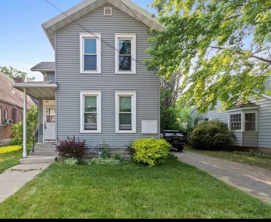 $249,900 | 735 Jackson Street, Oshkosh, WI 54901