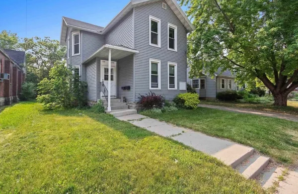 $249,900 | 735 Jackson Street, Oshkosh, WI 54901