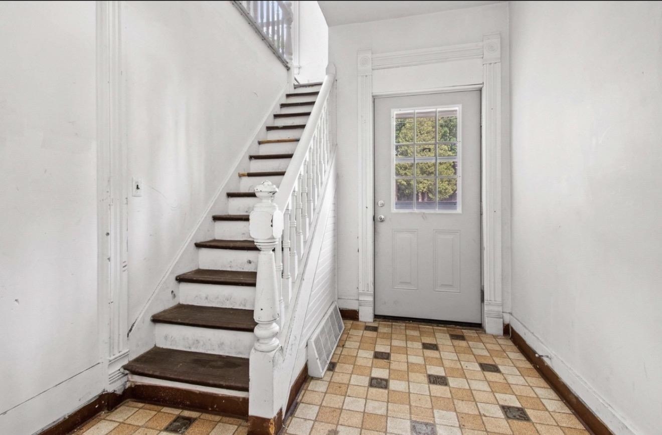 735 Jackson Street Oshkosh, WI 54901 - Photo 5 of 16