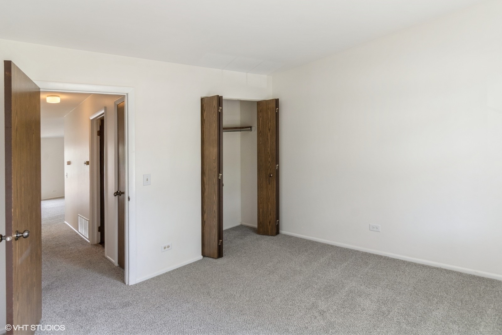 1256 Plum Tree Court, Unit B2 Schaumburg, IL 60193 - Photo 15 of 21