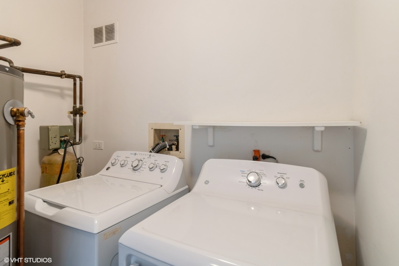 1256 Plum Tree Court, Unit B2 Schaumburg, IL 60193 - Photo 16 of 21