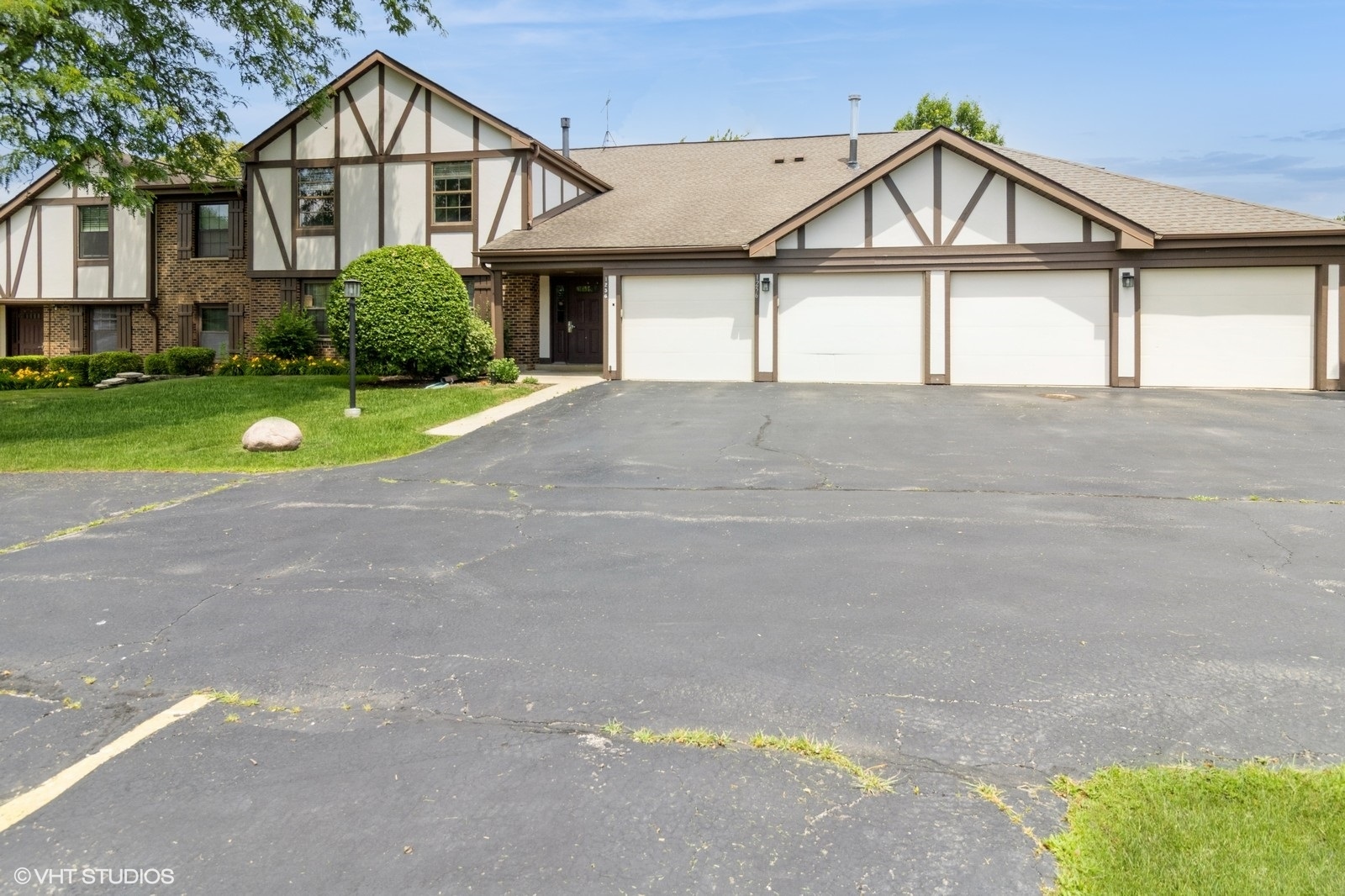 1256 Plum Tree Court, Unit B2 Schaumburg, IL 60193 - Photo 19 of 21