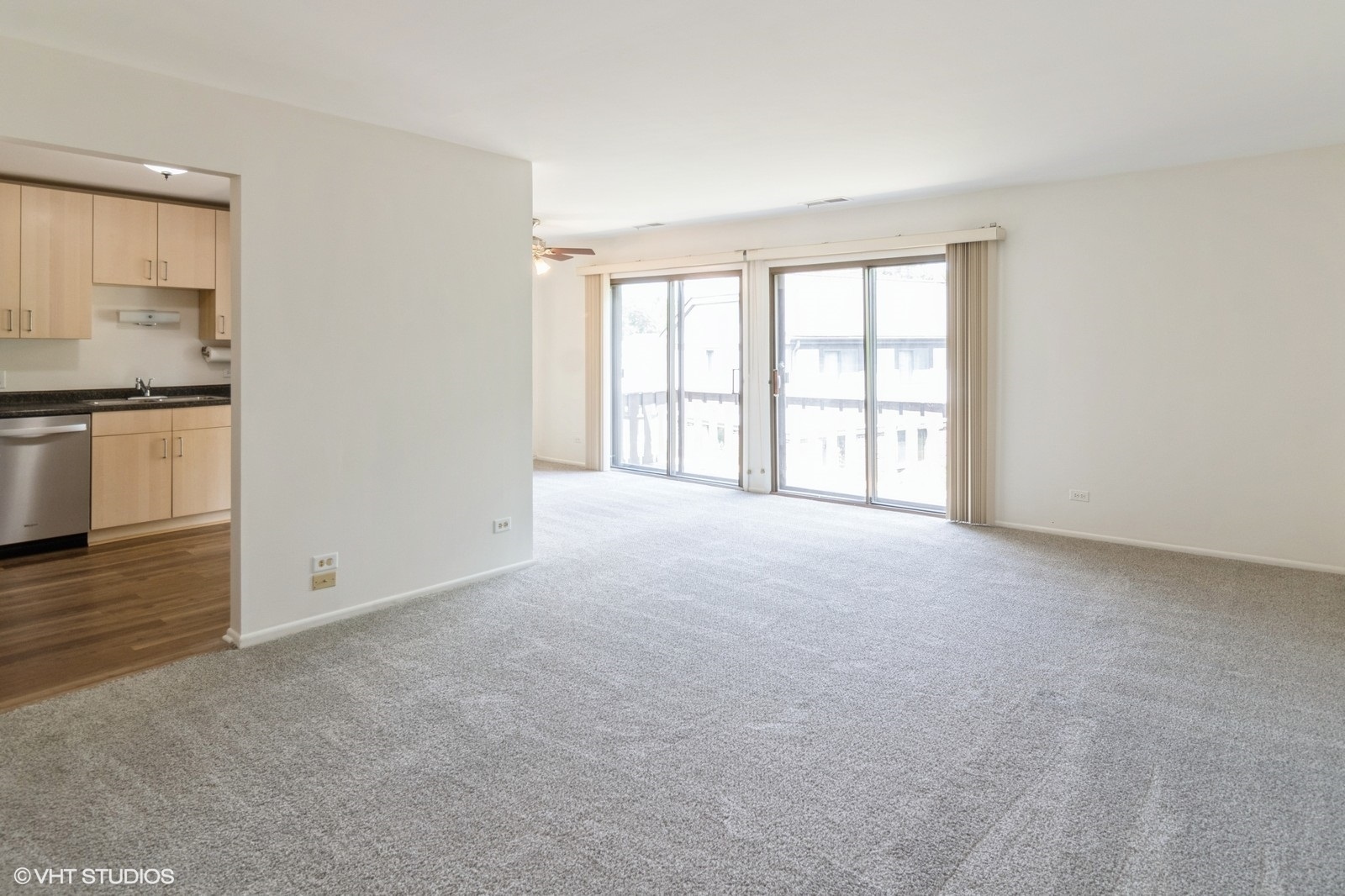 1256 Plum Tree Court, Unit B2 Schaumburg, IL 60193 - Photo 3 of 21