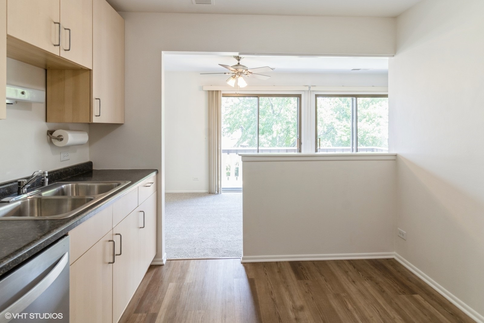 1256 Plum Tree Court, Unit B2 Schaumburg, IL 60193 - Photo 8 of 21