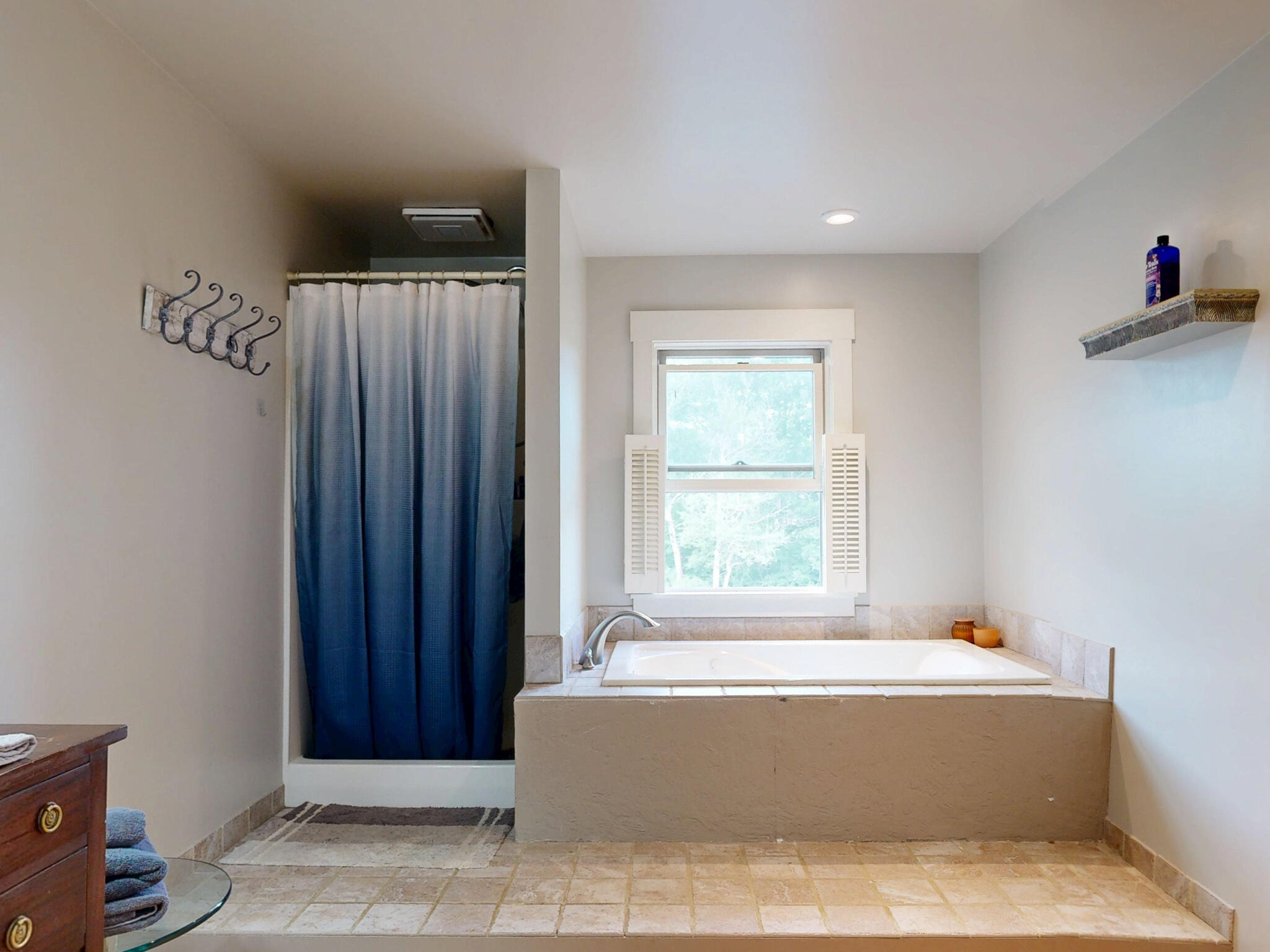 64 Cole Road Union, ME 04862 - Photo 44 of 97 2nd Floor Full Bathroom w/ Jacuzzi Tub
