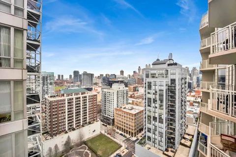 $295,000 | 645 North Kingsbury Street, Unit 2303, Chicago, IL 60654