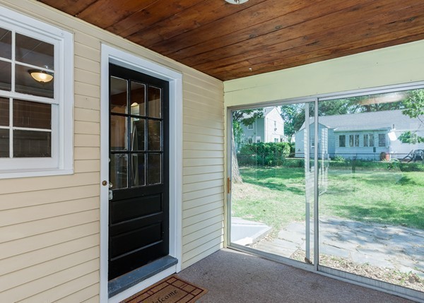 45 Hartwick Street Springfield, MA 01108 - Photo 7 of 27