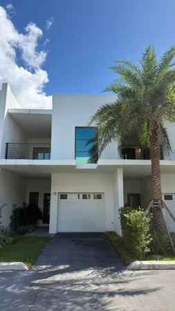 $3,500 | 2526 Pierce Street, Unit 4, Hollywood, FL 33020