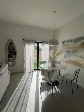 $3,500 | 2526 Pierce Street, Unit 4, Hollywood, FL 33020