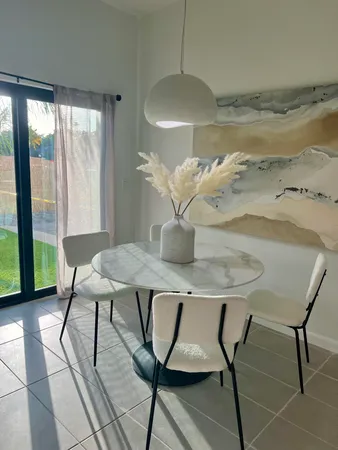 $3,500 | 2526 Pierce Street, Unit 4, Hollywood, FL 33020