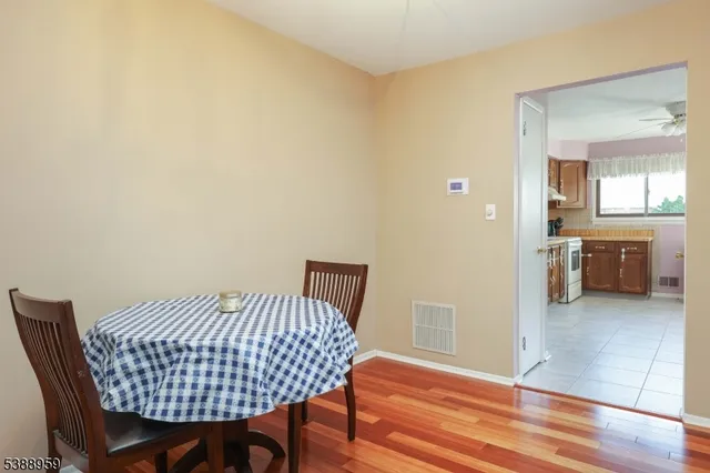 a view of livingroom with furniture