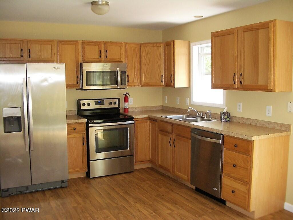 712 Maplewood Road Lake Ariel, PA 18436 - Photo 4 of 27
