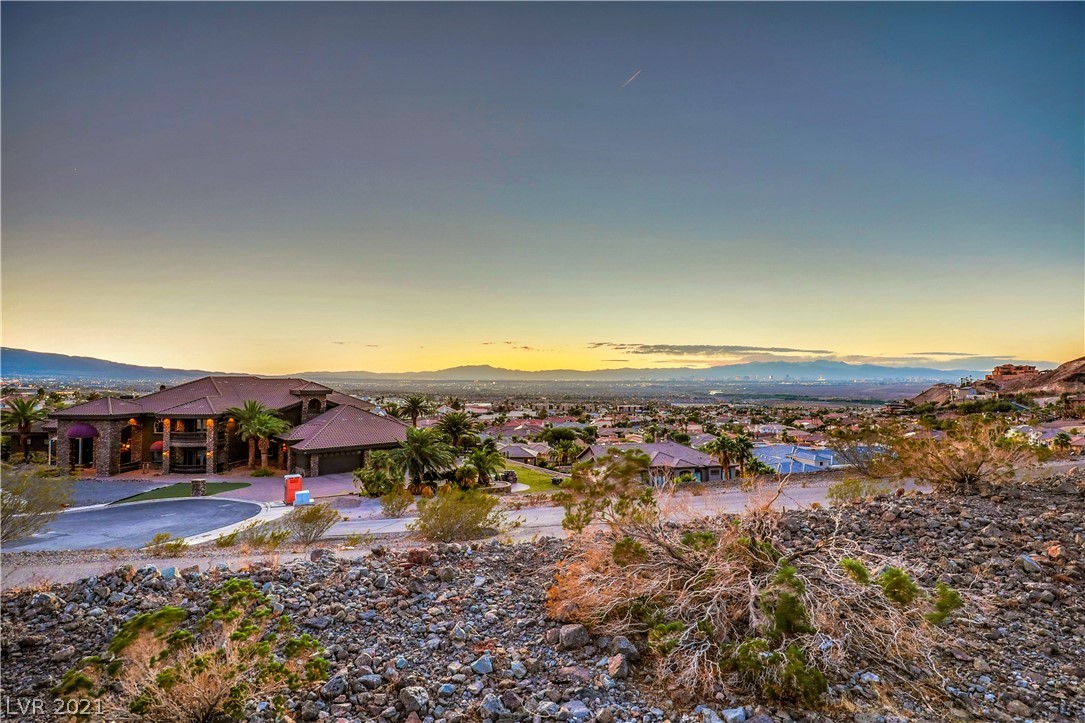 1005 Feather Point Court Henderson, NV 89011 - Photo 13 of 47