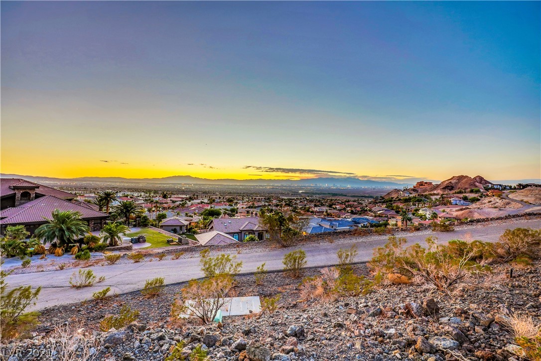 1005 Feather Point Court Henderson, NV 89011 - Photo 15 of 47