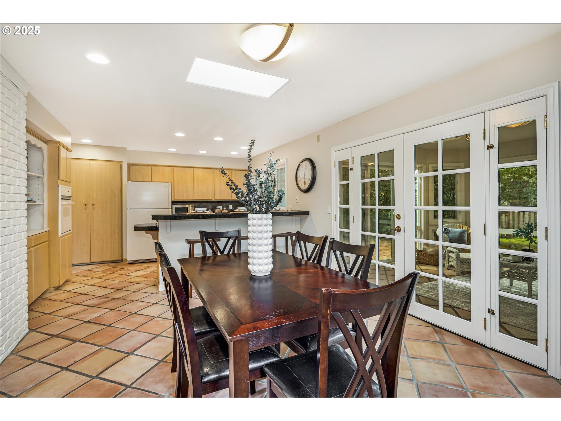 764 10th Street Lake Oswego, OR 97034 - Photo 15 of 41 a dining room with furniture and window