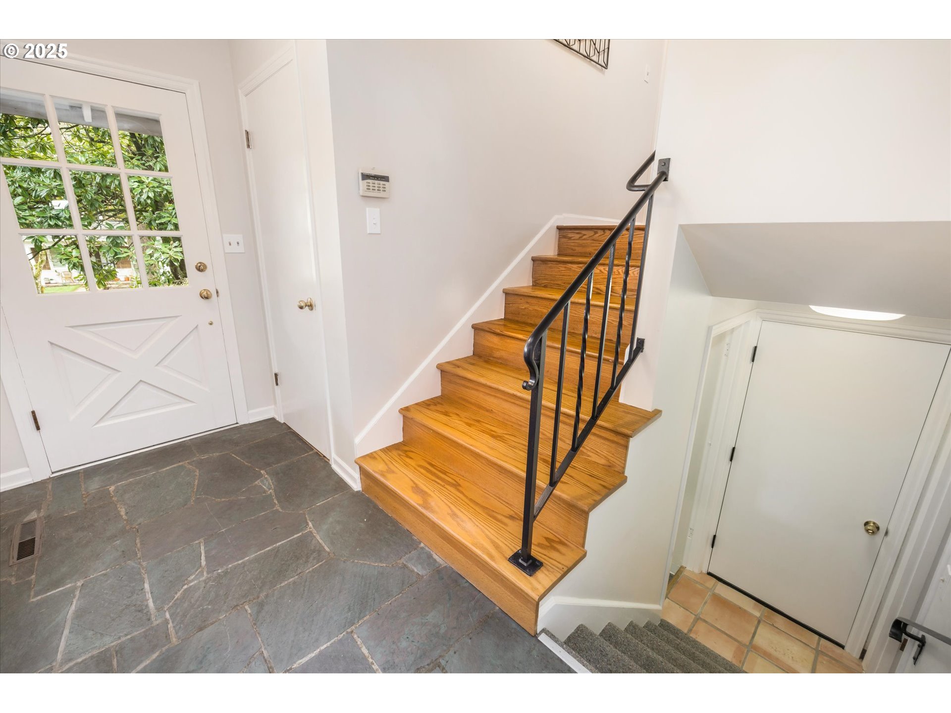 764 10th Street Lake Oswego, OR 97034 - Photo 23 of 41 a view of an entryway with staircase
