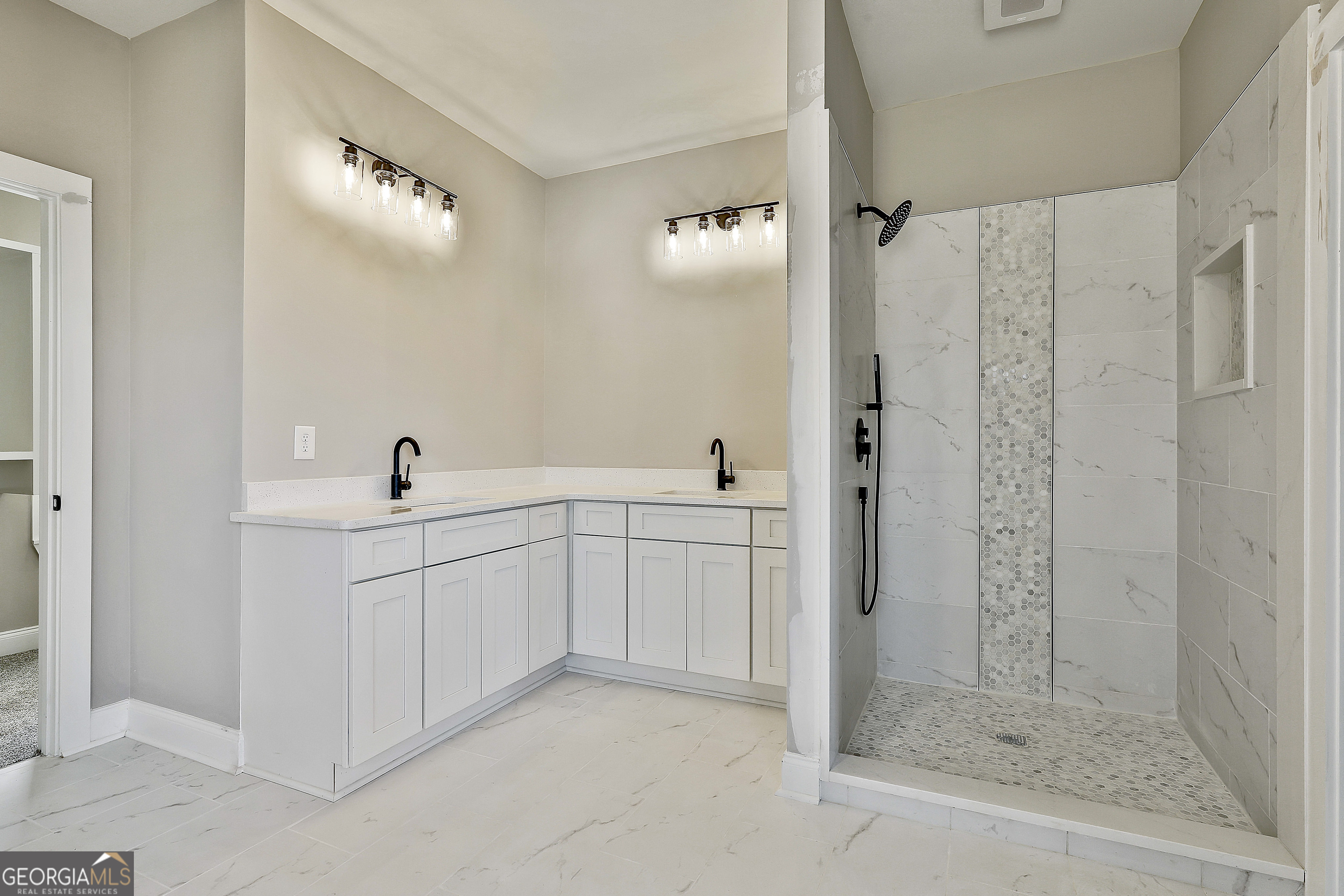 35 Oak Road Locust Grove, GA 30248 - Photo 21 of 36 a view of a hallway with closet