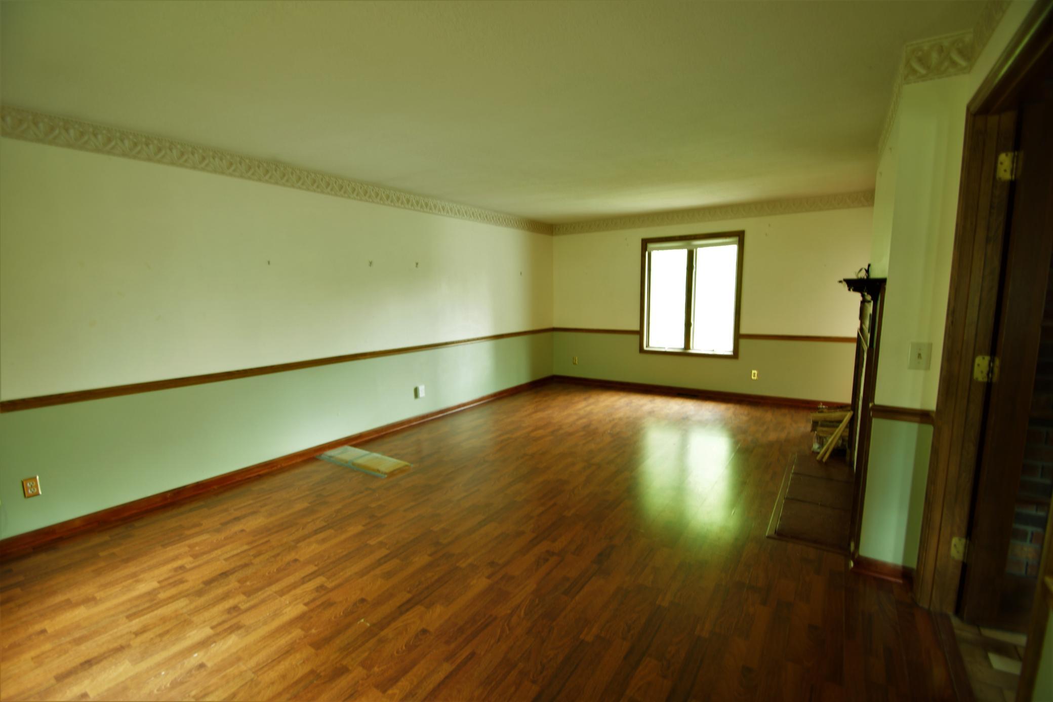 988 Stratford Road Mendota Heights, MN 55118 - Photo 6 of 34 Gallery Image 6