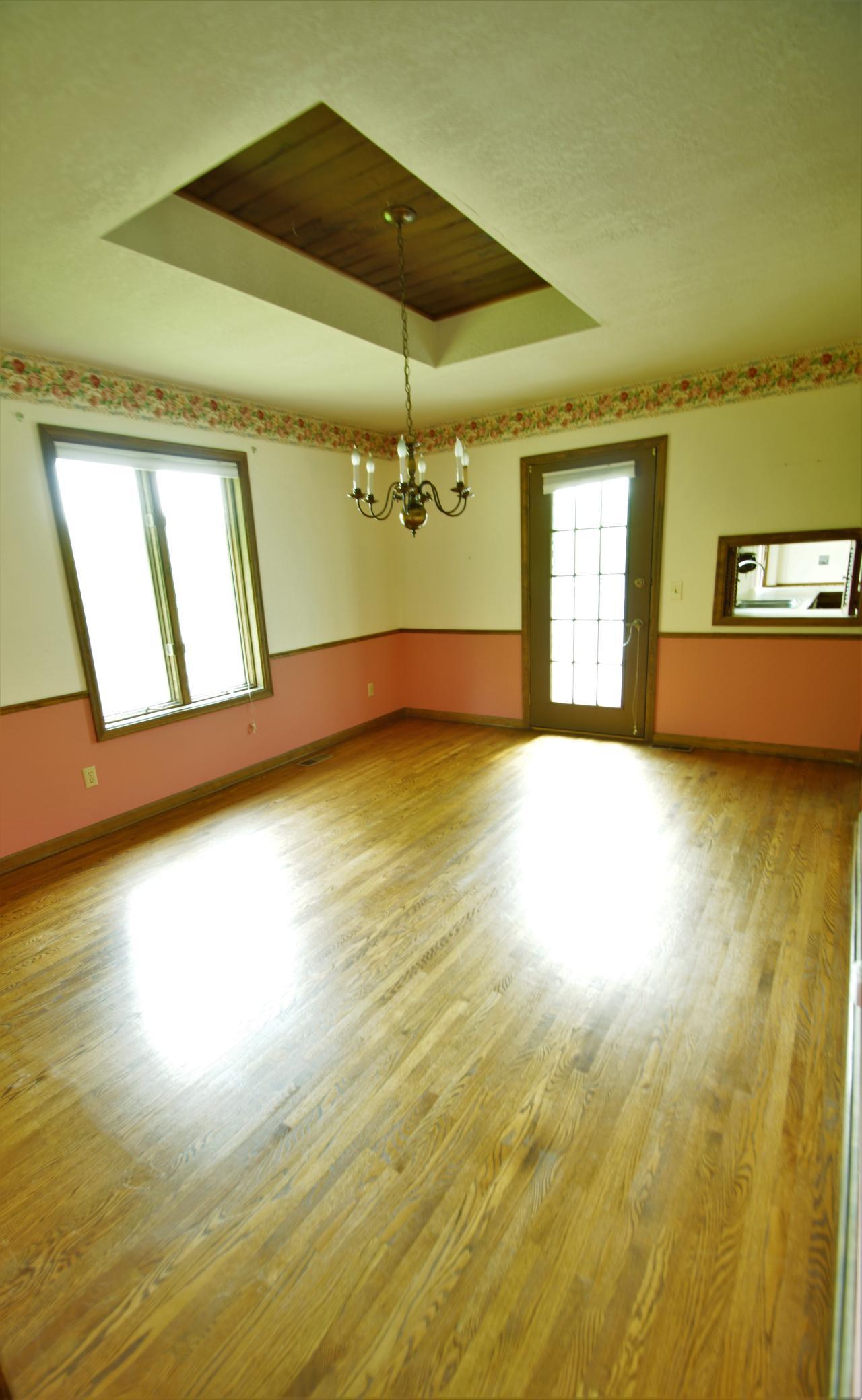 988 Stratford Road Mendota Heights, MN 55118 - Photo 7 of 34 Gallery Image 7