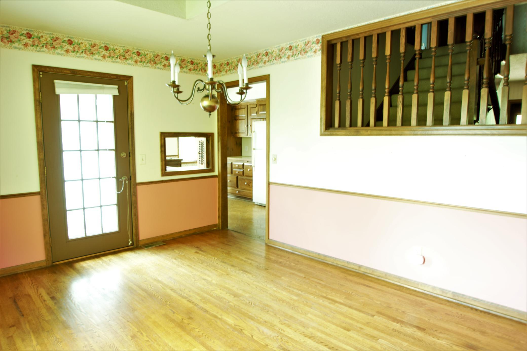 988 Stratford Road Mendota Heights, MN 55118 - Photo 8 of 34 Gallery Image 8