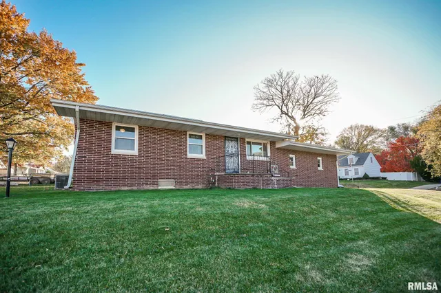 $145,000 | 695 North 11th Avenue, Canton, IL 61520