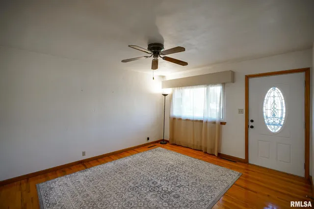 $145,000 | 695 North 11th Avenue, Canton, IL 61520