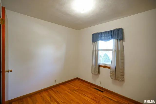 $145,000 | 695 North 11th Avenue, Canton, IL 61520