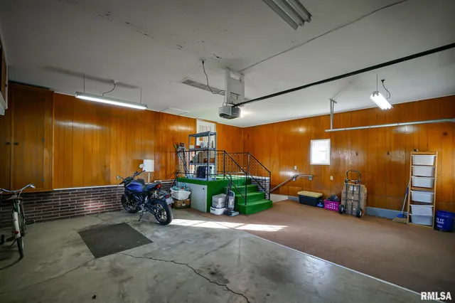 $145,000 | 695 North 11th Avenue, Canton, IL 61520