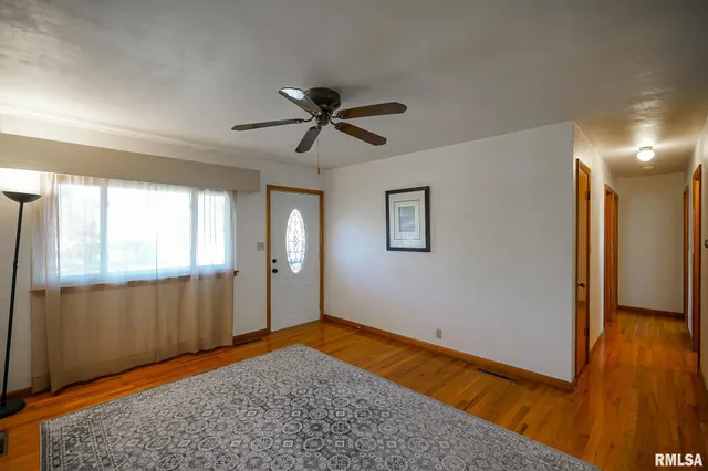 $145,000 | 695 North 11th Avenue, Canton, IL 61520