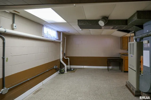 $145,000 | 695 North 11th Avenue, Canton, IL 61520