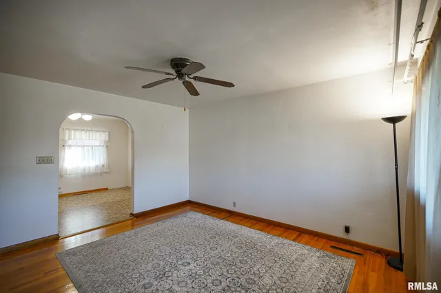 $145,000 | 695 North 11th Avenue, Canton, IL 61520