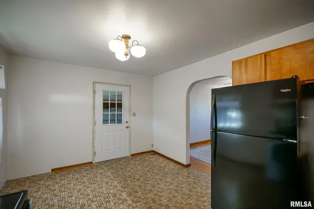 $145,000 | 695 North 11th Avenue, Canton, IL 61520