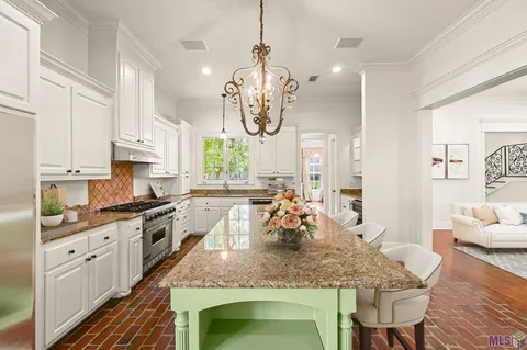 $1,000,000 | 15236 Campanile Court, Baton Rouge, LA 70810