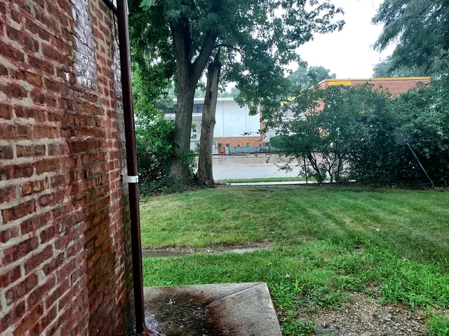 $130,000 | 9834 South Oglesby Avenue, Chicago, IL 60617