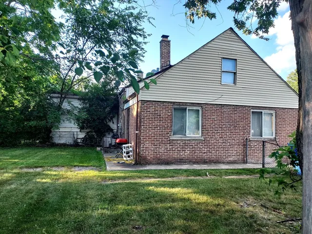 $130,000 | 9834 South Oglesby Avenue, Chicago, IL 60617