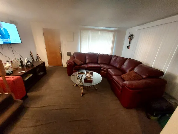$85,000 | 9834 South Oglesby Avenue, Chicago, IL 60617
