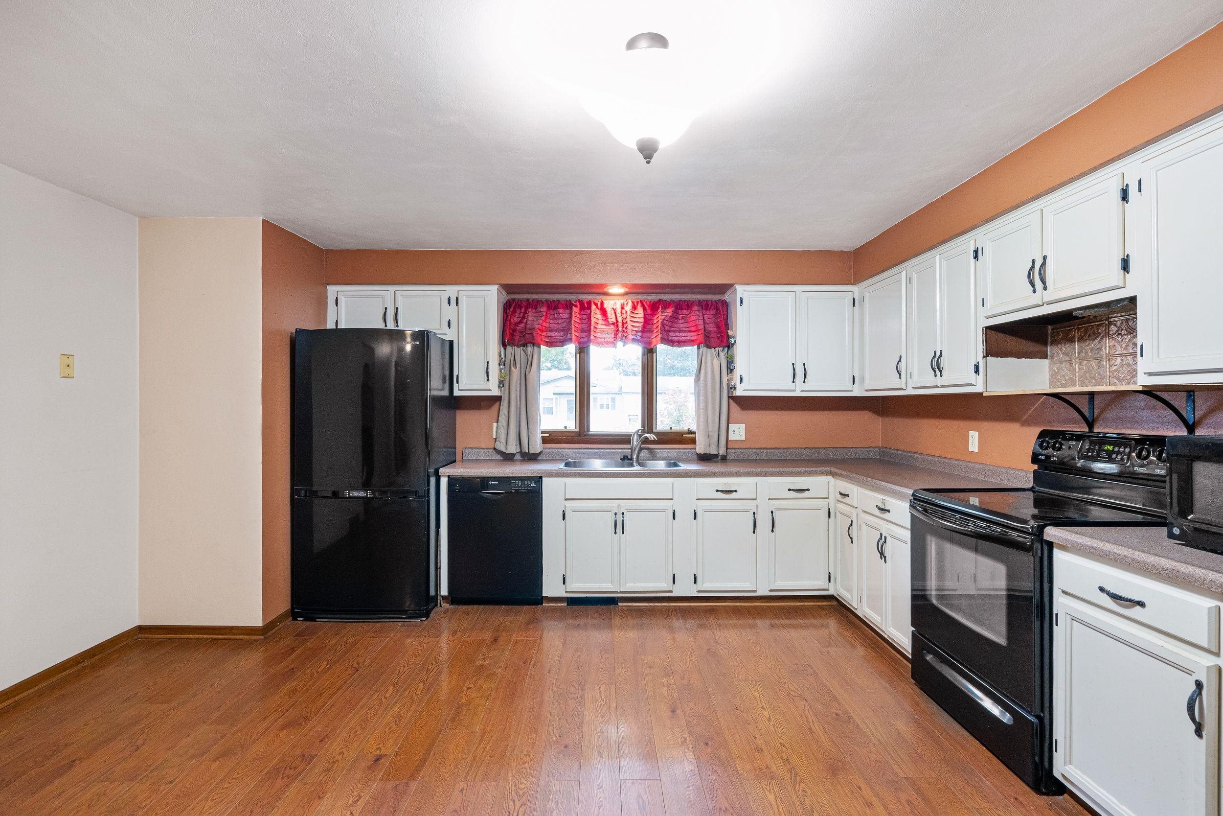 415 South Midpark Drive Appleton, WI 54915 - Photo 7 of 39 Gallery Image 7