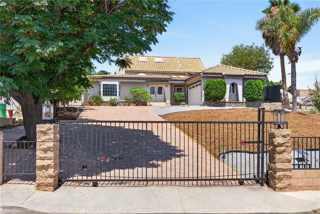 11610 Cornell Avenue Riverside, CA 92507 - Photo 7 of 89 automatic gate