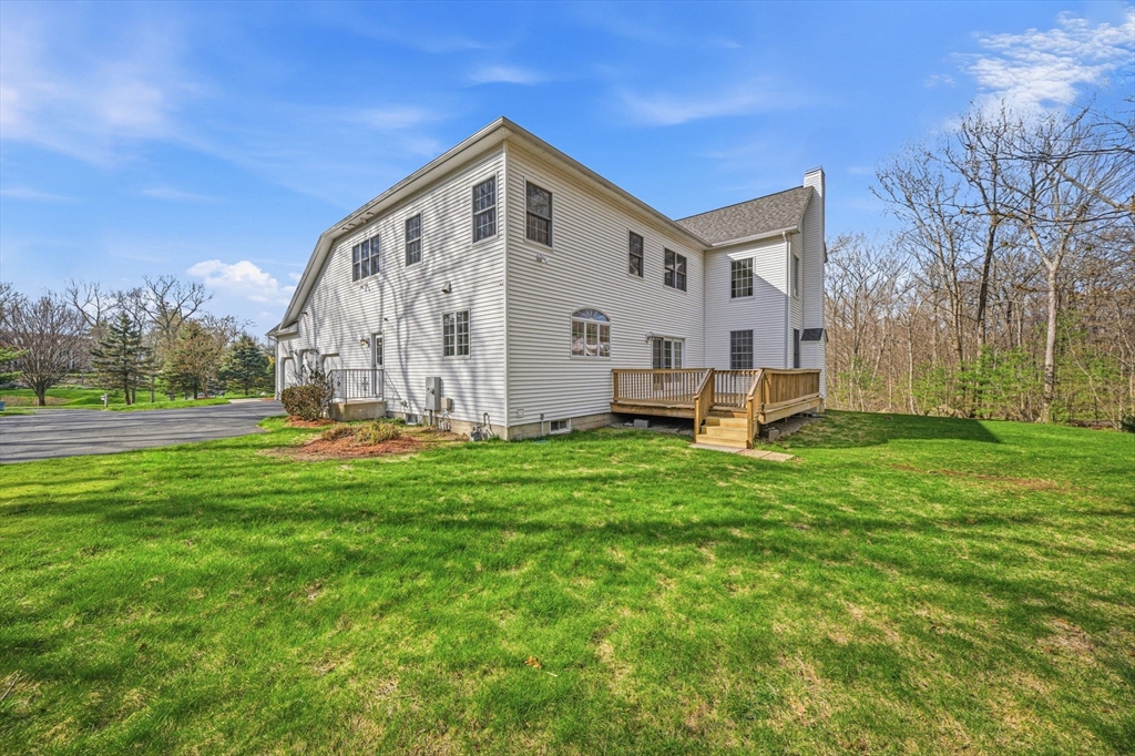 9 Overlook Road Hopkinton, MA 01748 - Photo 4 of 34