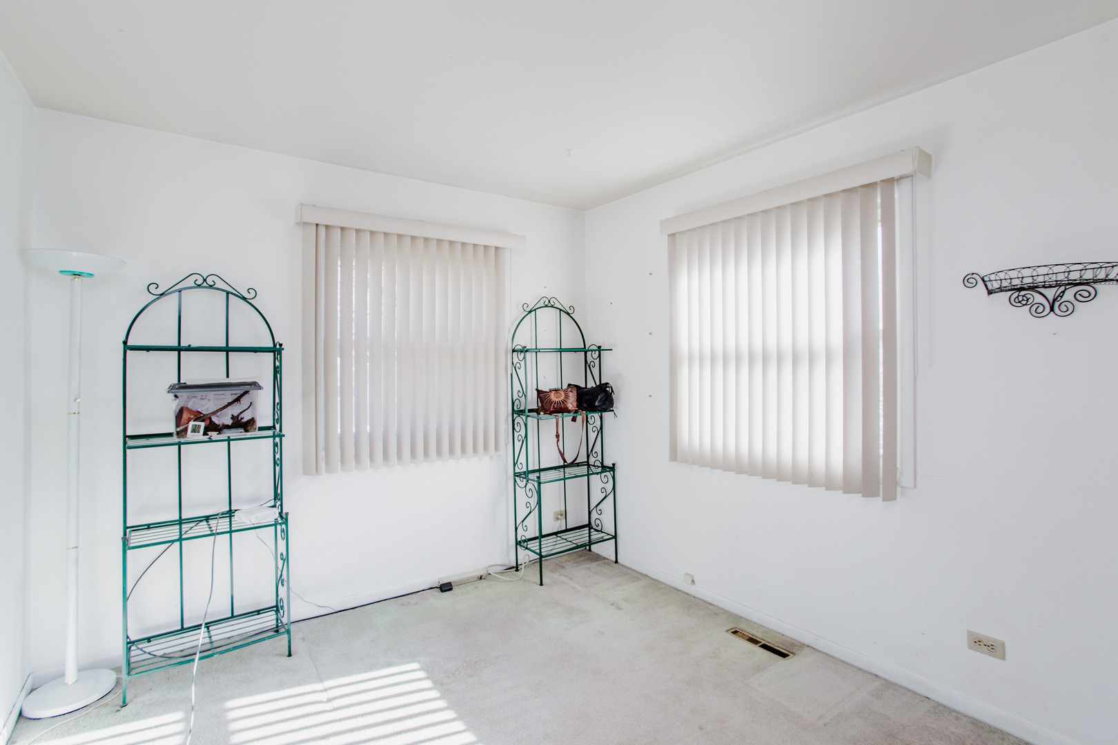 106 Woodcrest Circle Streamwood, IL 60107 - Photo 15 of 29 an empty room with windows and closet