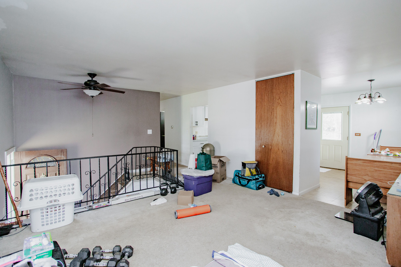 106 Woodcrest Circle Streamwood, IL 60107 - Photo 6 of 29 a living room with furniture