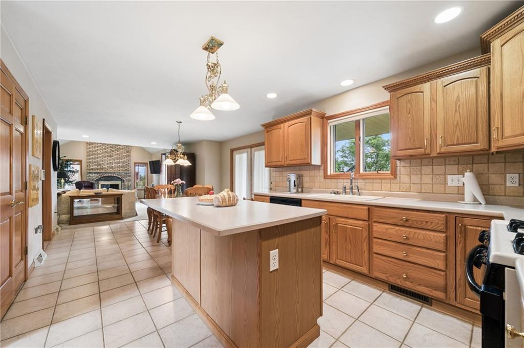 809 Rembrandt Circle Irwin, PA 15642 - Photo 16 of 41